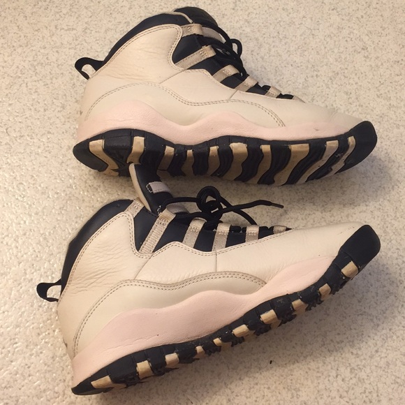 Jordan Retro 10 sneakers size4.5 big kids - Picture 6 of 8